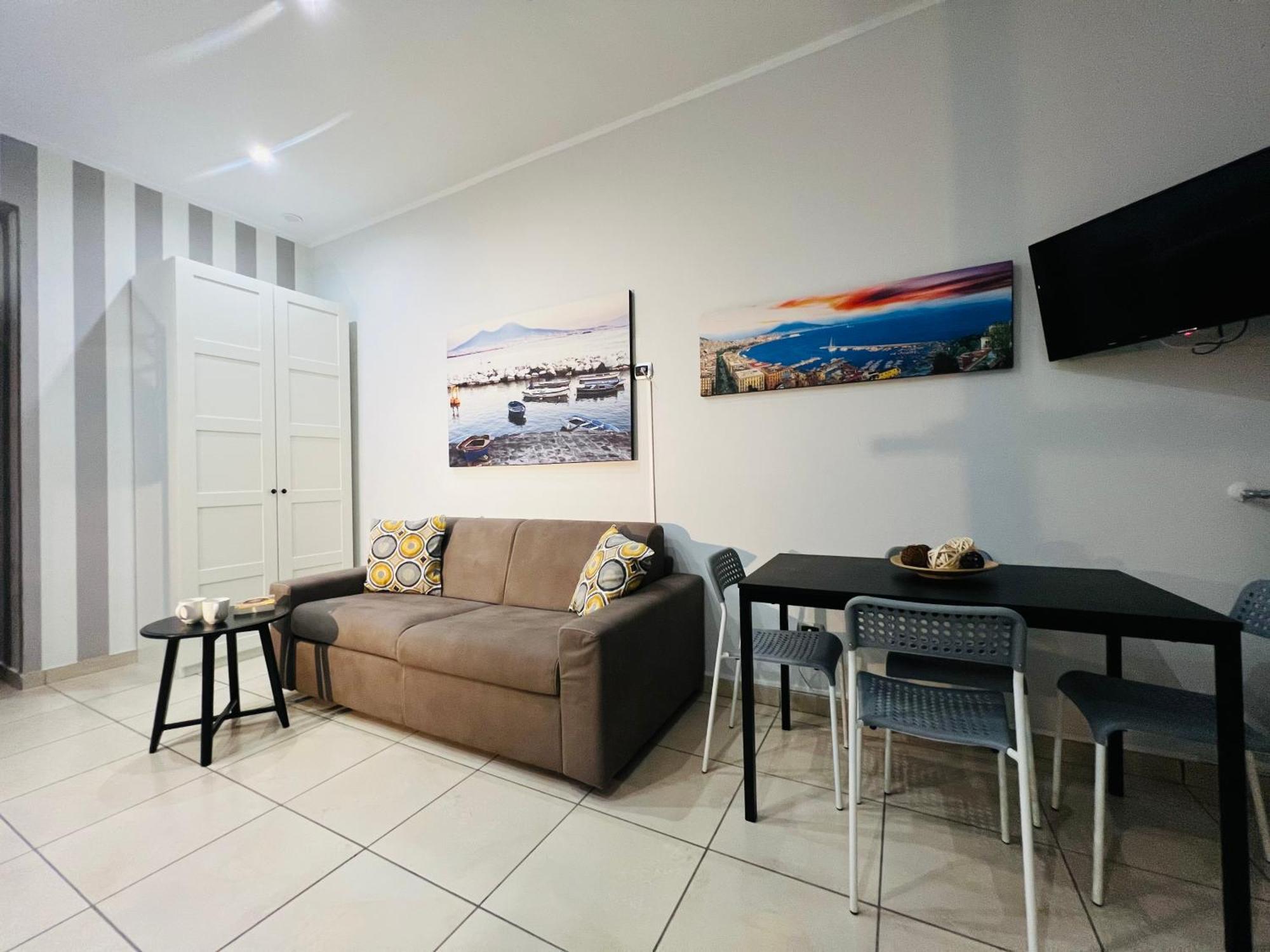 Convitalia Bed & Breakfast เนเปิลส์ ภายนอก รูปภาพ