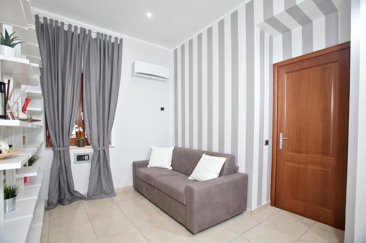 Convitalia Bed & Breakfast เนเปิลส์ ภายนอก รูปภาพ