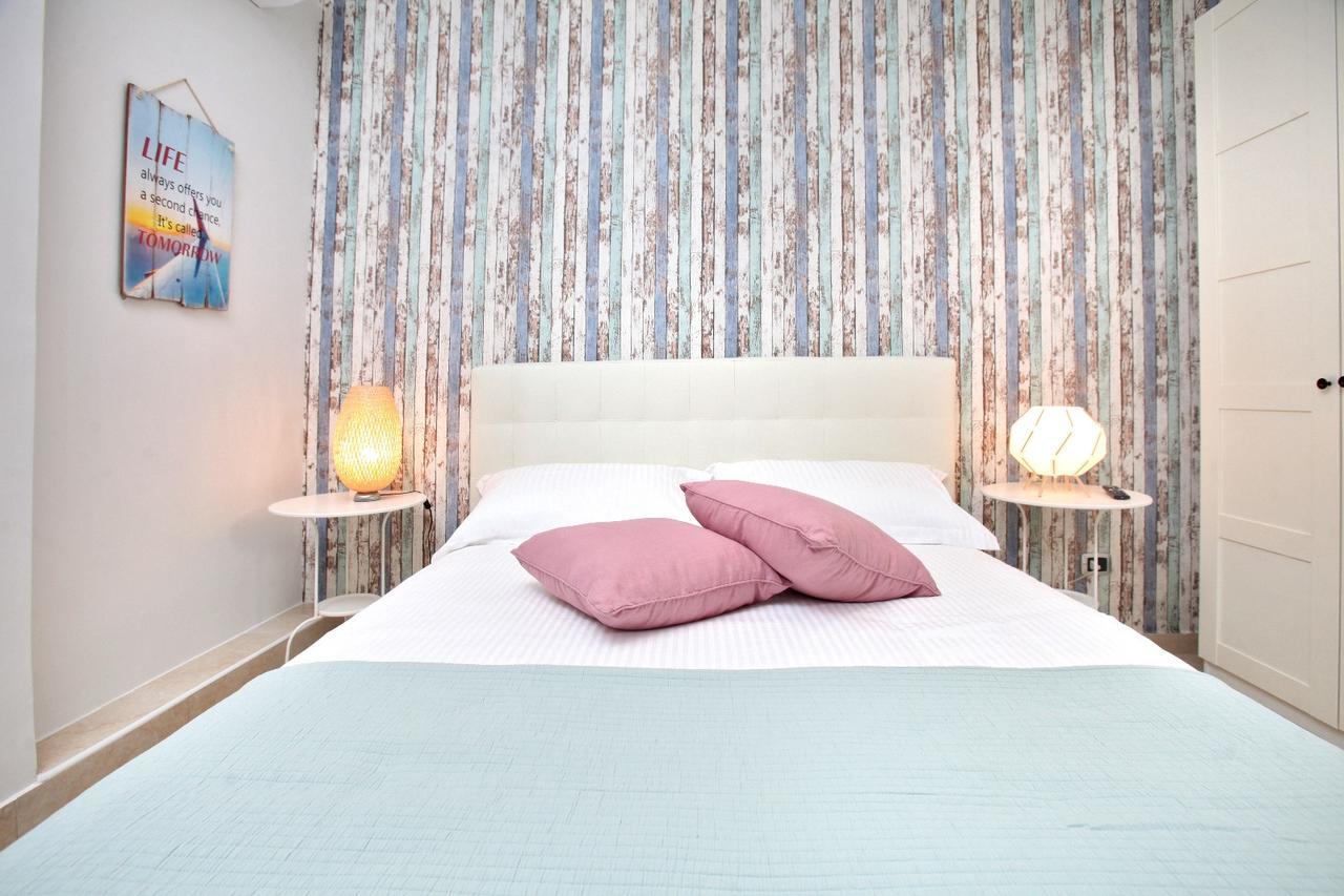 Convitalia Bed & Breakfast เนเปิลส์ ภายนอก รูปภาพ